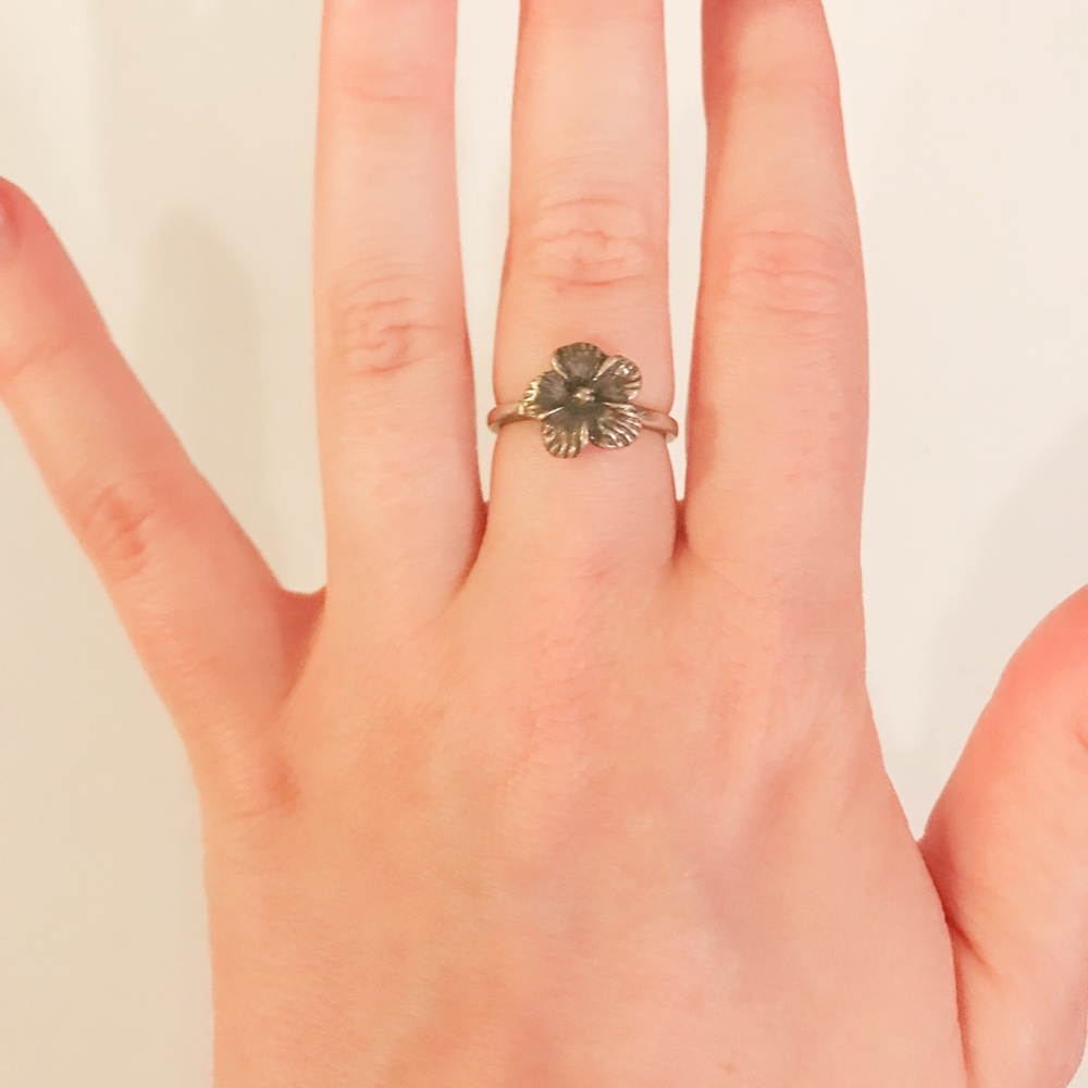 Sterling Silver Flower Ring sz 7